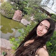 Le hatha/ vinyasa yoga vous intéressent ? Passionnée, expérimentée et diplômée, je vous propose mon aide pour être autonome